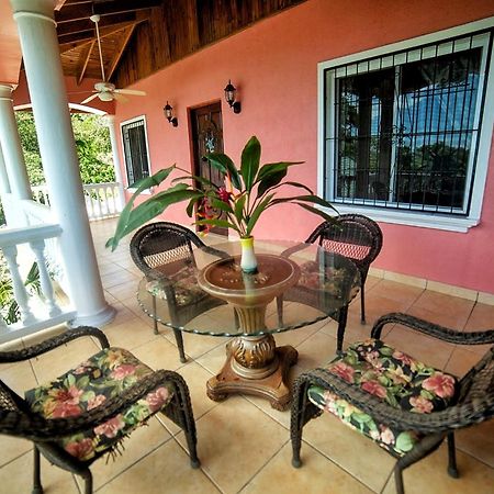Seaside Inn Roatan ウェスト・ベイ エクステリア 写真